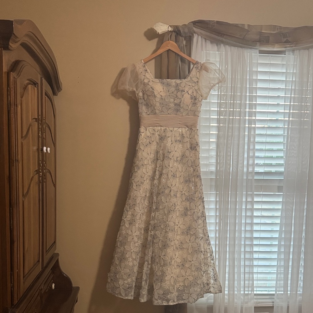 Charming White Floral Kids Formal Dress